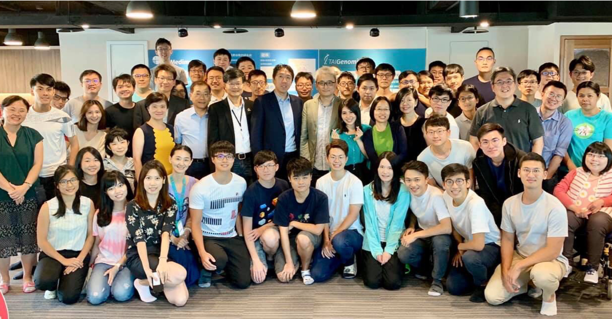 Group picture with Taiwan AI Labs featuring Andrew Ng