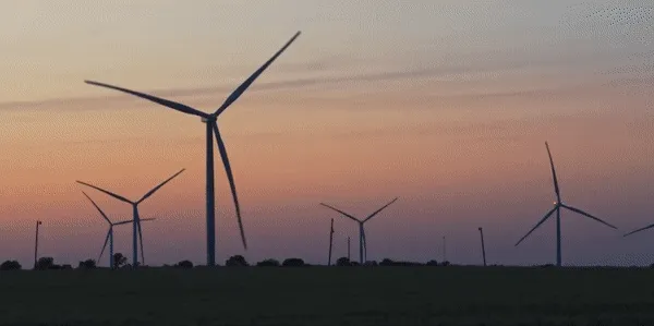 Different videoclips showing windmills